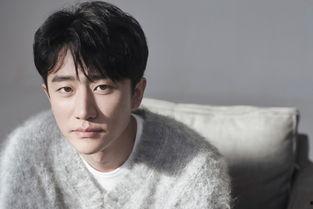 黄轩的书籍爆料视频大全,揭秘明星背后的故事与心路历程  第1张